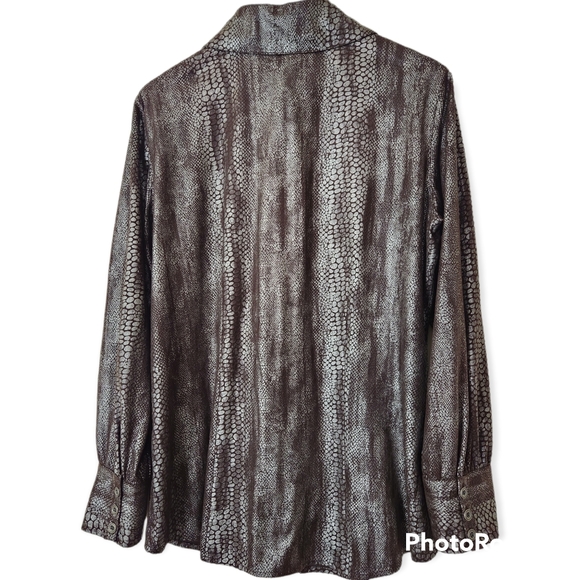 Chico's python print button down blouse size large - Picture 4 of 9